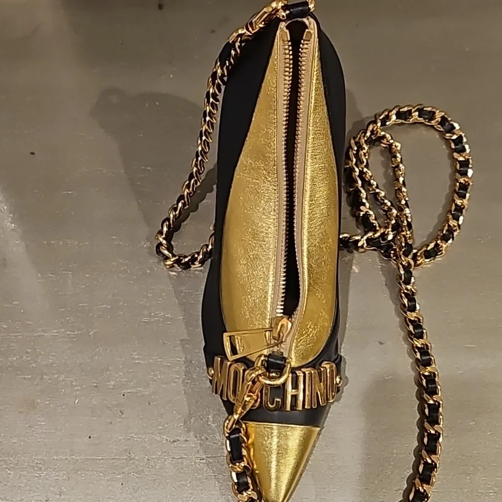 Moschino Black and Gold Women's Heel Purse! - Picture 2 of 5